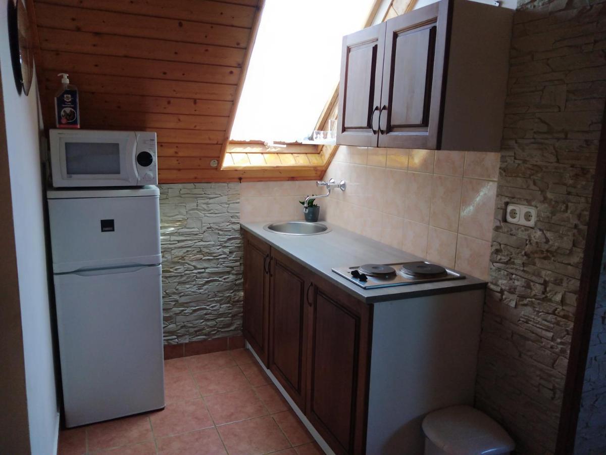 זלקרוס Rozsadomb Apartman מראה חיצוני תמונה