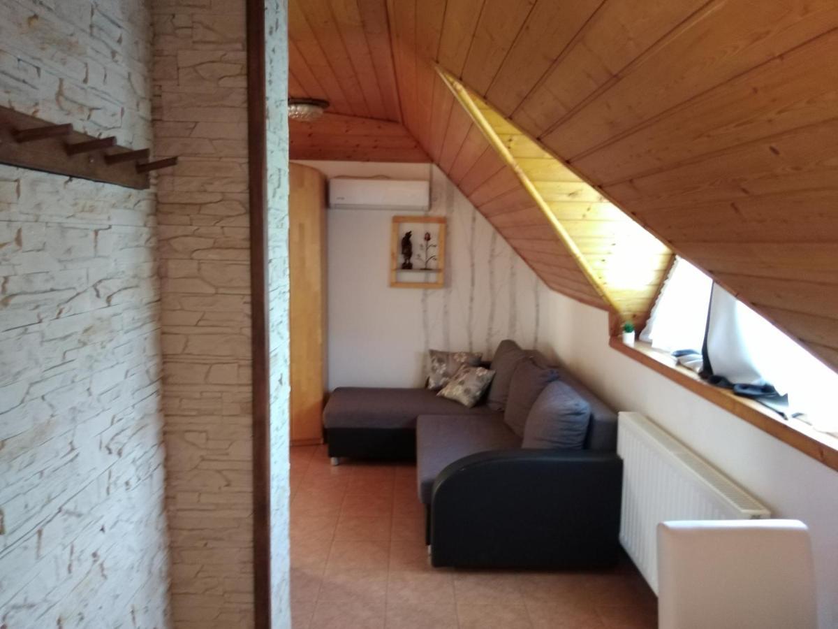 זלקרוס Rozsadomb Apartman מראה חיצוני תמונה