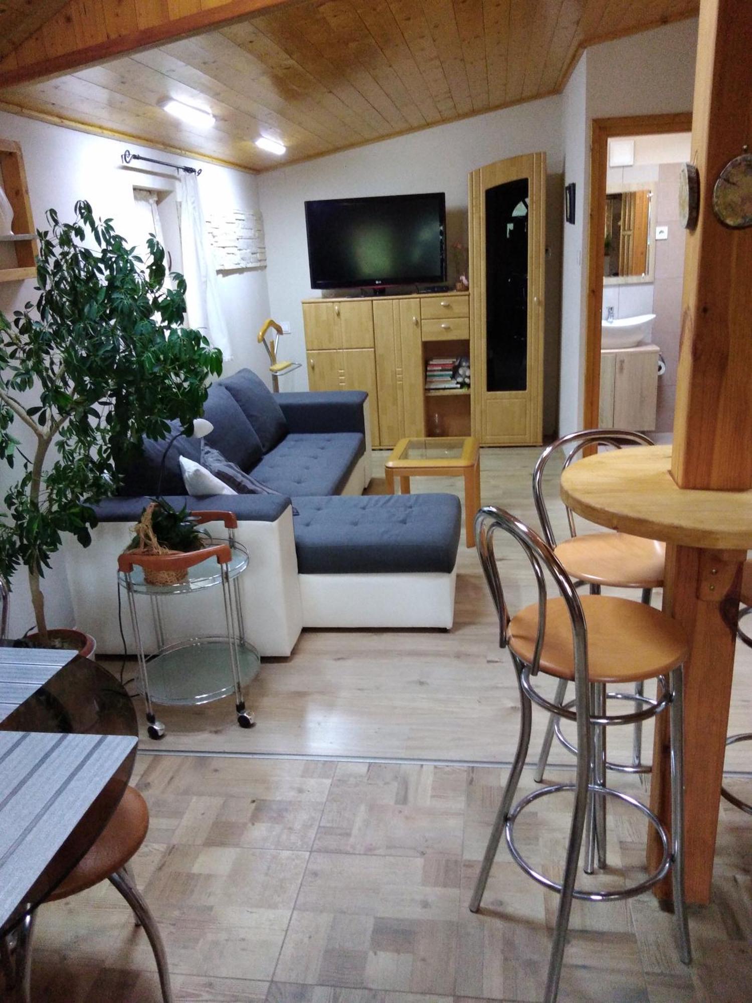 זלקרוס Rozsadomb Apartman מראה חיצוני תמונה
