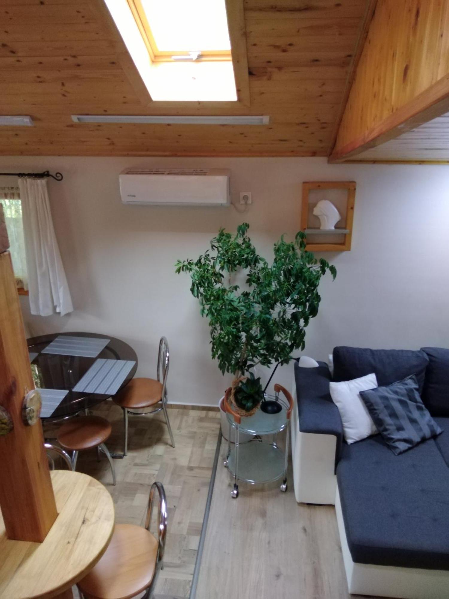 זלקרוס Rozsadomb Apartman מראה חיצוני תמונה