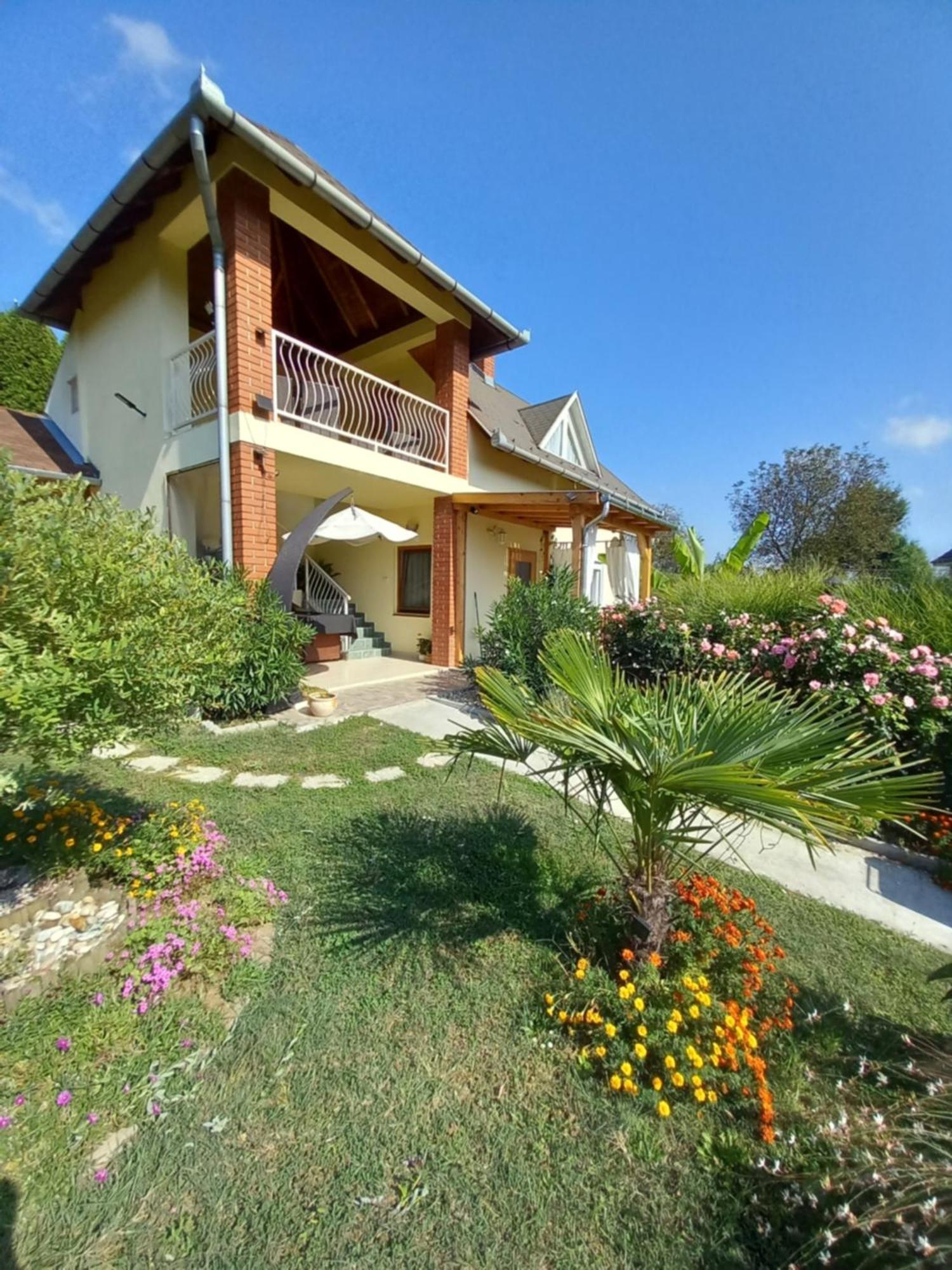 זלקרוס Rozsadomb Apartman מראה חיצוני תמונה